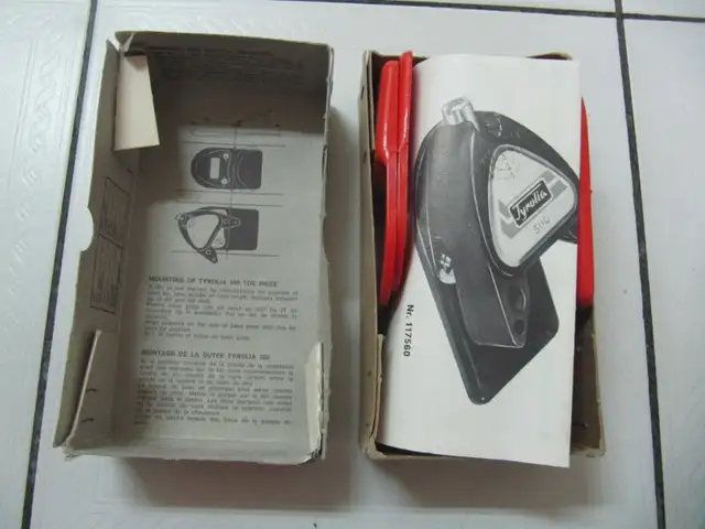 Vintage Tyrolia 500 Red BindingsNIB Made In Austria Circa 1970s in Arts & Collectibles in Mississauga / Peel Region - Image 5