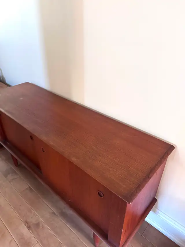 Mid Century Modern Teak Sideboard – Scandinavian Danish Style in Hutches & Display Cabinets in City of Toronto - Image 4