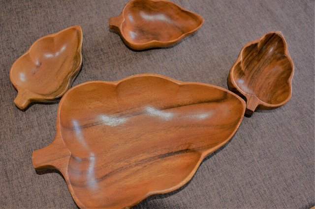 MONKEY POD Wood leaf shaped fruit bowls Serving trays dans Vaisselle et articles de cuisine  à Ville de Montréal - Image 3