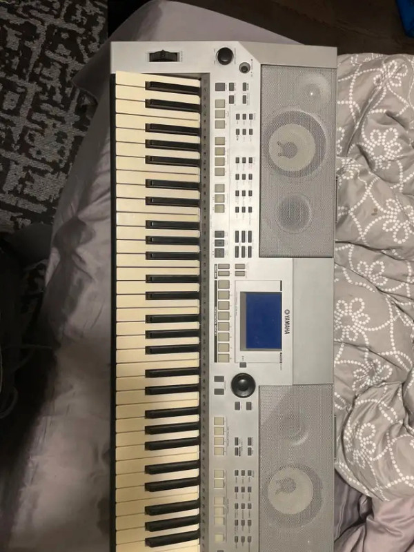 Yamaha PSR S500 keyboard Pianos & Keyboards Ottawa Kijiji