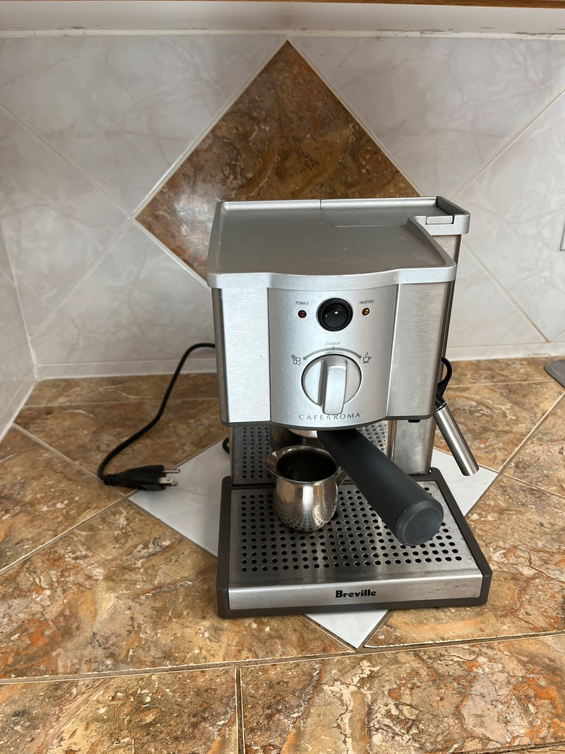 PENDING PICKUP Breville Espresso Machine 25 (regular 250) Coffee