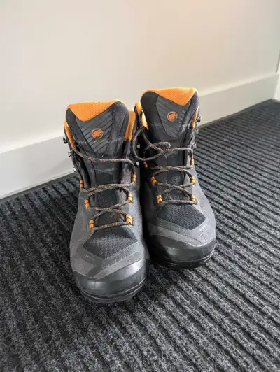 Mammut men's hiking boots - size 9.5, View more