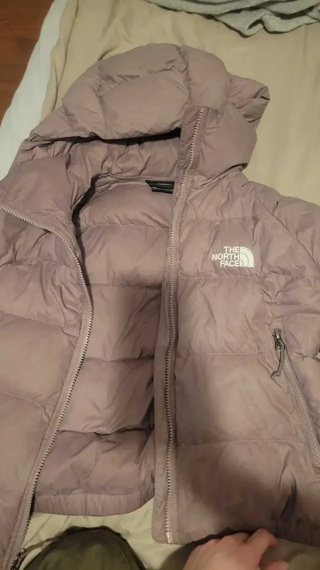 mentaux the North face  in Women's - Tops & Outerwear in Sherbrooke - Image 2