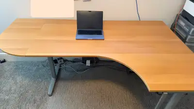 ikea galant desk in Desks in Canada | Kijiji Marketplaces