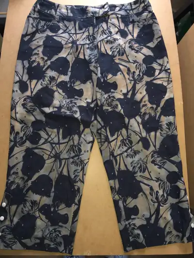 Capri pants, View more