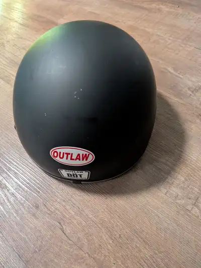 Outlaw x-5 helmet for sale. Used a few times, small scratch when fell off handle bars. 30$ cash come...