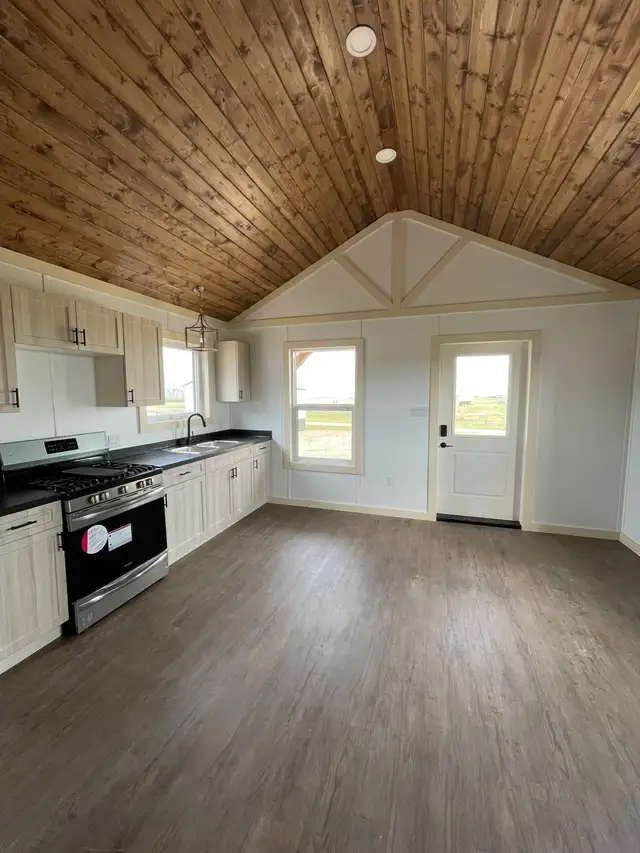 Cabin for Sale in Other in Grande Prairie - Image 7