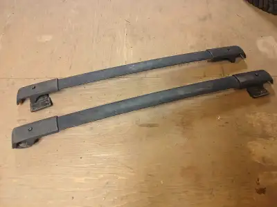 Barre de toit d'origine, fit Subaru Forester 2009 à 2013. En bon état, 80$. A COATICOOK OU MAGOG. Ap...