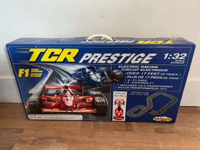 Vintage F1 World Champion TCR Prestige / Majorette Race Track – Scale: 1/32 – with Two (x2) Formula...