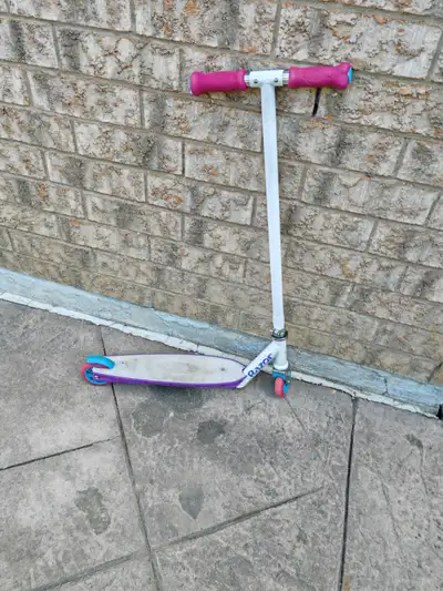 Razor kick scooter, View more
