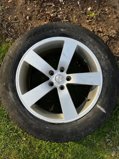 Single FAST 18’ 5x114.3 rim with Winter Tire on it $100 for the tire and RIM This is a fast 18” 5x11...