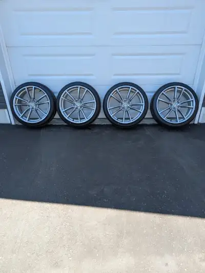 From a MK7 Golf R but will fit MK7.5 R as well as GTI and Other Golf Models 19" Pretoria Rims. 5 x 1...