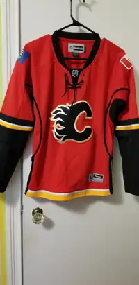 Calgary Flames Womens Jersey Reebok - Large