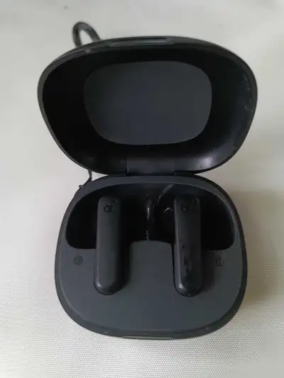 Ces écouteurs Anker Soundcore sont en bon état comme neuf et offrent une excellente qualité sonore p...