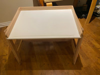 Children's desk, adjustable IKEA/ IKEA Bureau pour enfant, régla