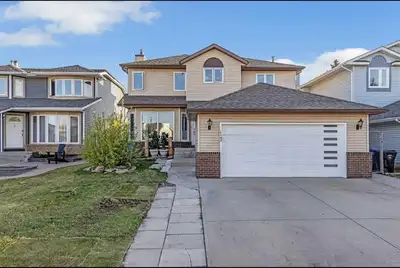 Private Sale. 2 Storey Detached House in quite Community of Hidden Valley. 1991 built well maintaine...