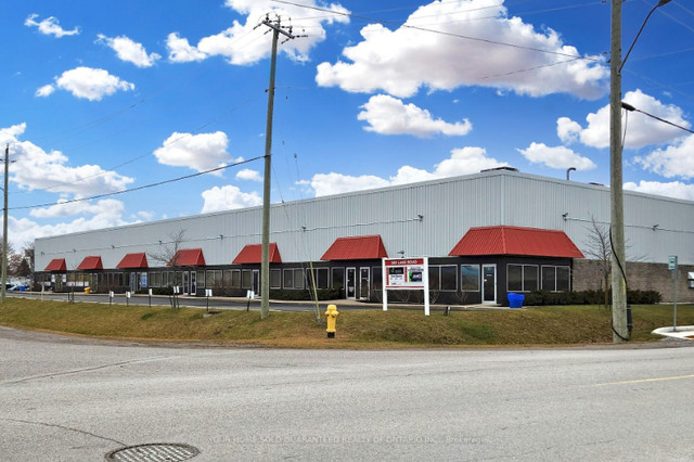 Liberty St S/Lake Rd Office in Commercial & Office Space for Sale in Oshawa / Durham Region