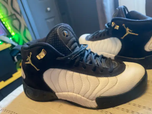 Jordan 12 Retro in Men's Shoes in Oshawa / Durham Region - Image 3
