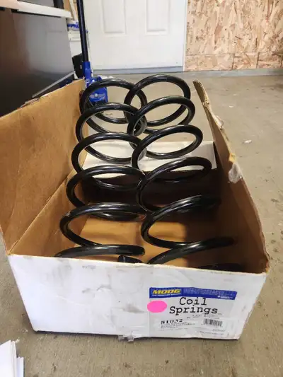 Toyota avalon/camry moog coil springs. Did not install, brand new 2004-2004 Toyota Avalon; 2005-2007...