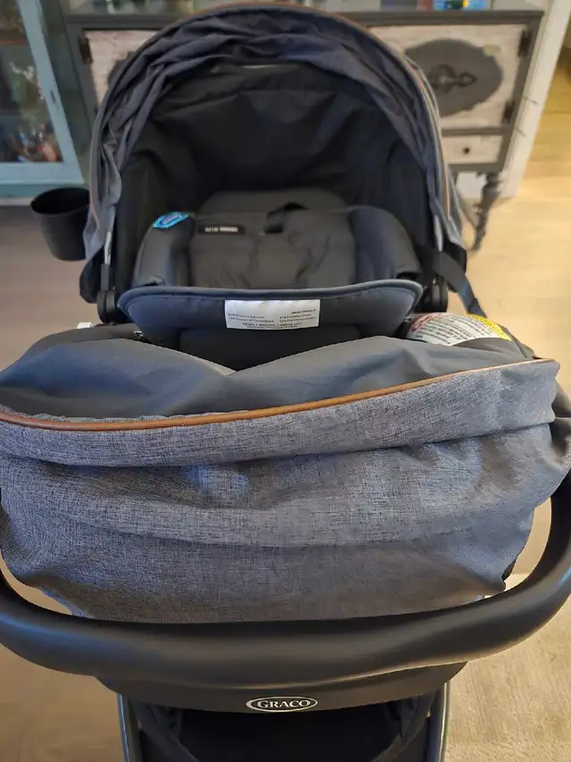 Graco Modes Trio and SnugRide 35 Lite595521282234787849