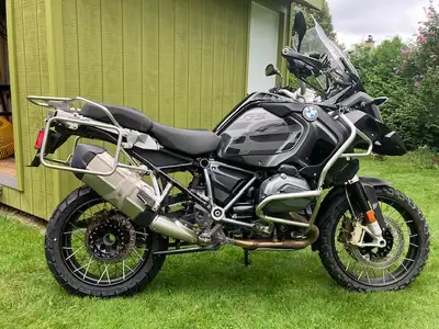 2018 R1200GS Adventure in excellent condition. This is the base model GSA (with a key...not a fob) w...
