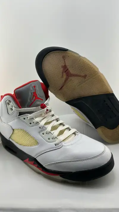 Jordan 5s Fire Red Size 10.5 M Box included 9/10 Condition Cash preferred/ Etransfer accepted Price...