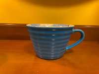 Never Used STARBUCKS Coffee 2007 Blue White Ribbed Floral