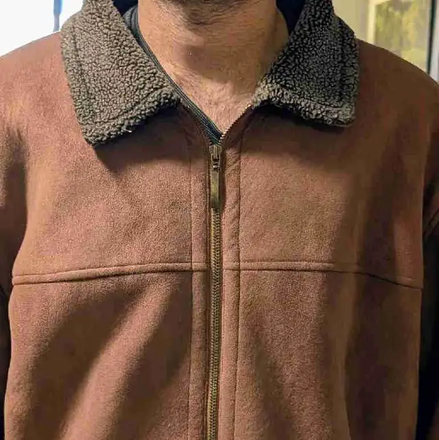 Bill Blass Men's Faux Shearling Jacket in Men's in City of Toronto - Image 2