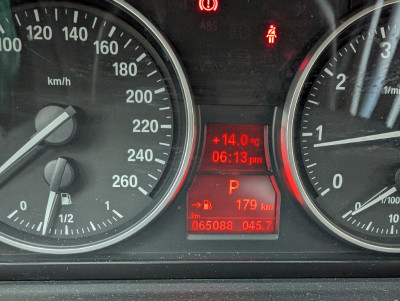 BMW -  2011 323i - Extremely Low KM