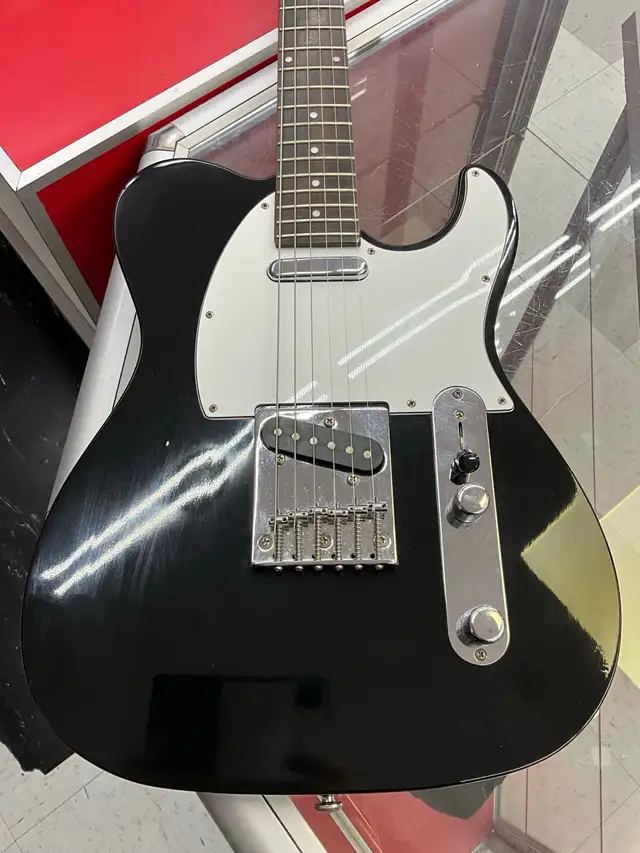 Greg Bennett Electric Guitar545697055471063041