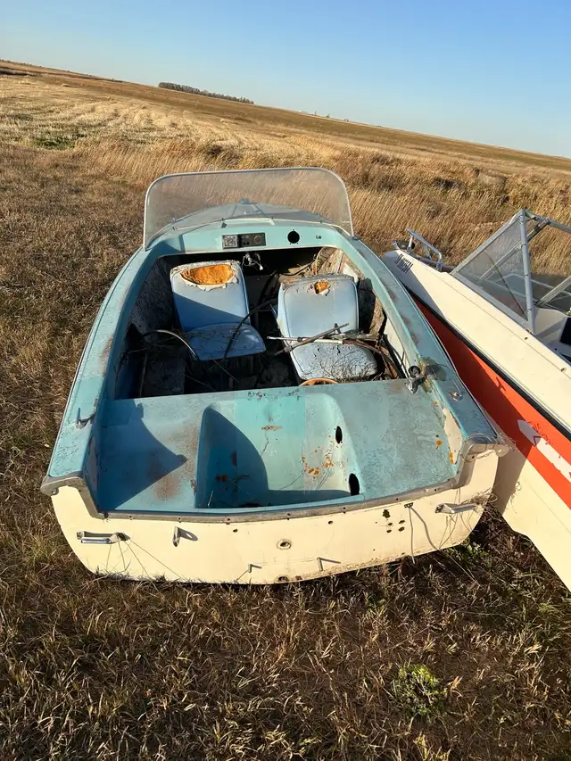 Free Boats in Powerboats & Motorboats in Regina - Image 3