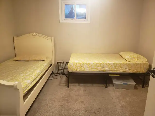 Female‑Only Rooms for Rent – Rossland & Simcoe, Oshawa in Room Rentals & Roommates in Oshawa / Durham Region - Image 6