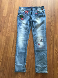 Women’s Desigual floral/tropical button fly jeans - size 30