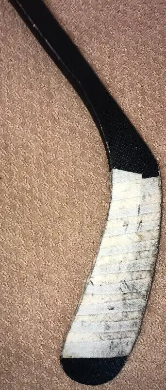 Hockey Stick Winnwell youth in Hockey in Winnipeg - Image 5