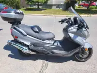 Moto Suzuki Burgman 650cc