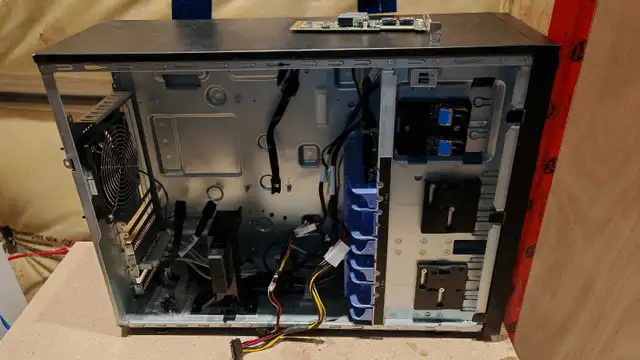 Lenovo Thinkserver TS440 server chassis barebone in Servers in Oakville / Halton Region - Image 6