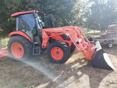 Used like New 56 hrs Model7060 Kubota 71hp C/W loader