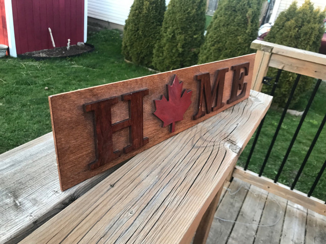 Wooden Hanging Canadian Home Sign Wall Decor  in Home Décor & Accents in Kitchener / Waterloo - Image 2