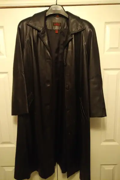 Danier size xl (fits like 2xl) 3/4 length coat, View more