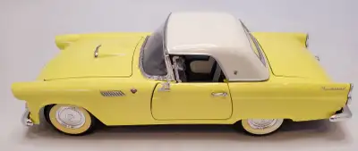Item No. 92068 Ford Official Licensed Product Yat Ming 1:18 Diecast Road Legends 1955 Ford Thunderbi...