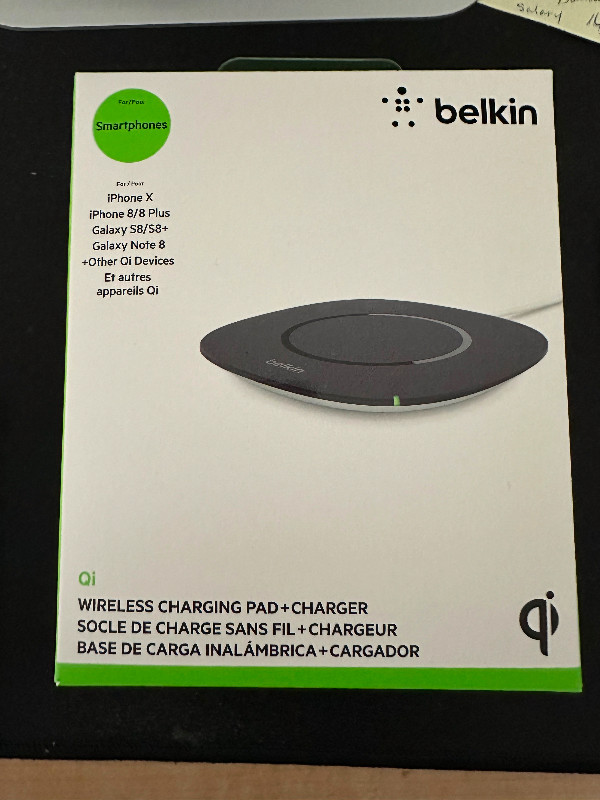 Belkin Qi Wireless charging pad + charger in Cell Phone Accessories in Oshawa / Durham Region