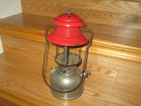 Coleman gas lamp