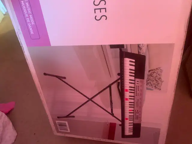 Casio keyboard  lk190 in Pianos & Keyboards in City of Toronto - Image 3