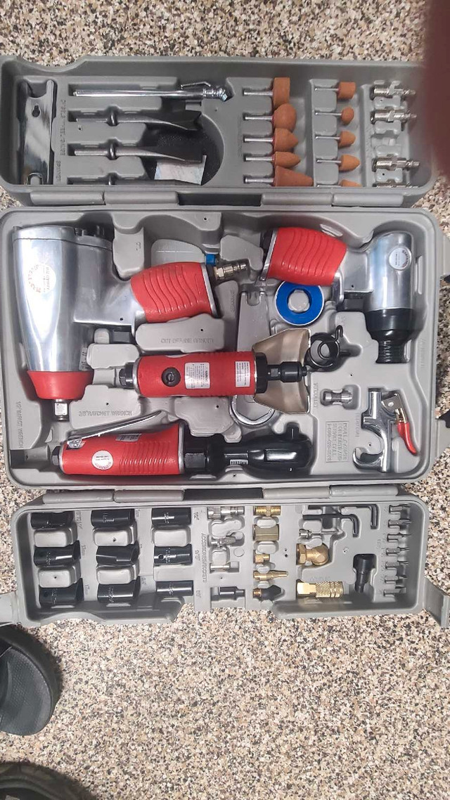 64 piece air tool set New! Great for truckers or anyone! in Power Tools in Edmonton - Image 3