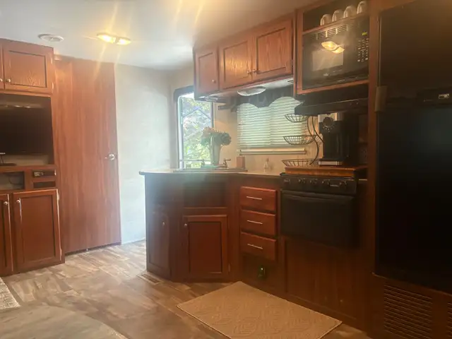 2015 Heartland Trail Runner 29 SLE in Travel Trailers & Campers in Grand Bend - Image 11