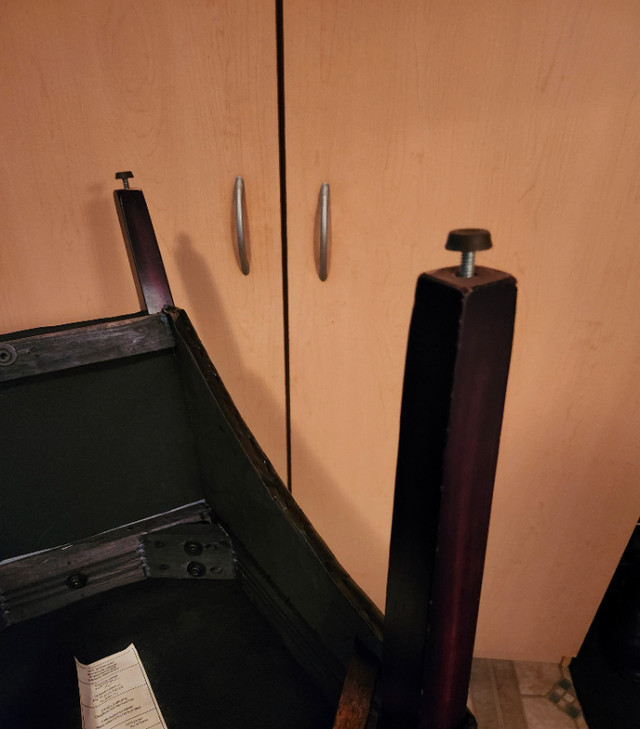 4 chaises parson avec pattes ajustables dans Mobilier de salle à manger et cuisine  à Ville de Montréal - Image 4