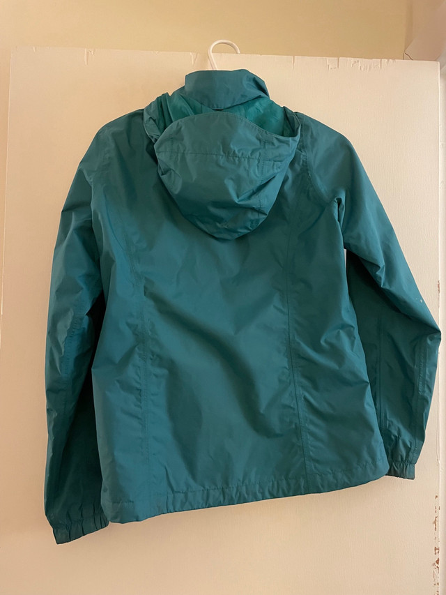 North Face windbreaker jacket in Women's - Tops & Outerwear in City of Halifax - Image 2