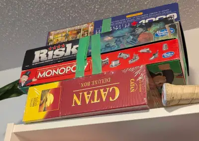 Risk Monopoly Catan (new) 1000pcs puzzles Trying to get rid of all 4