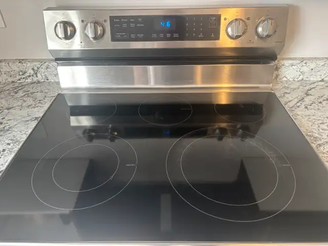 Samsung 30” 6.3 cu ft smart electric stove for sale in Stoves, Ovens & Ranges in City of Toronto - Image 3
