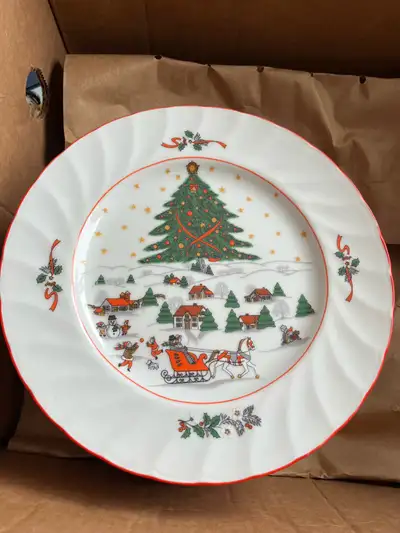 Christmas Themed Dinning Set for 12, View more